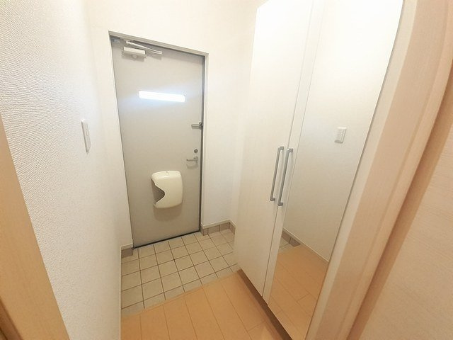 マホロバ　Ａの玄関|明るい玄関です