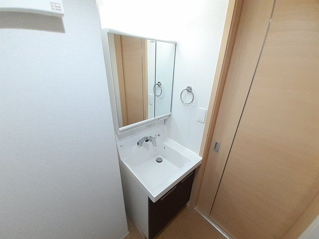 デルフィーノの洗面所|ゆったりとスペースのある洗面所