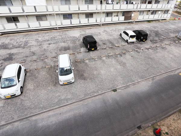 ビレッジハウス宮ヶ迫3号棟の駐車場|駐車場に車を止められます