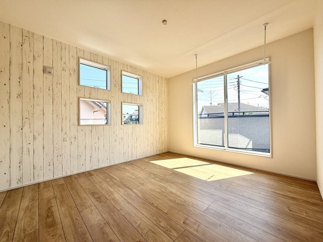 あきる野市平沢　2号棟の寝室|【7帖】ゆったりとした広さを確保した主寝室。ベッドを置いてもゆとりがあります。