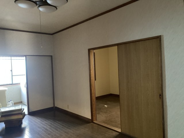 栃原　戸建ての洋室|使い勝手のいい洋室です