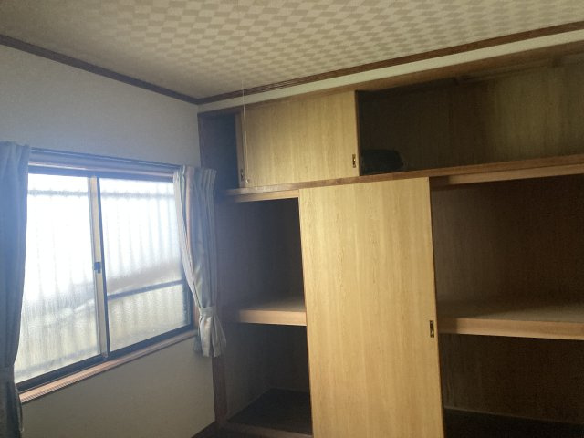 栃原　戸建ての洋室|落ち着いた色調の洋室です