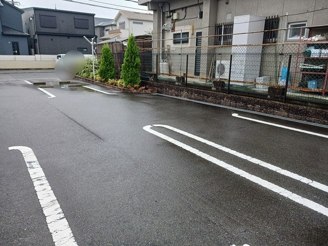 プラシージュの駐車場