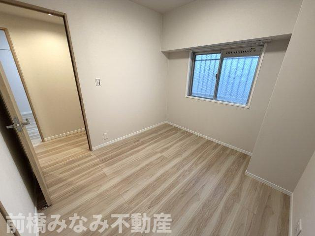 【中古マンション】高崎市並榎町　ホーユウパレス　512号室の洋室|使い勝手のいい洋室です