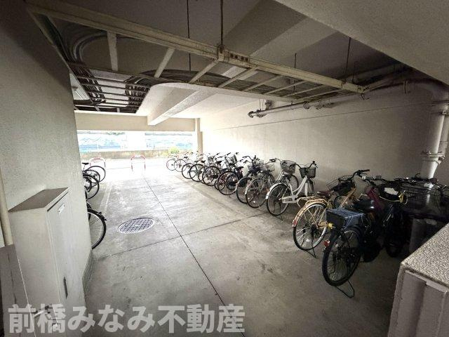 【中古マンション】高崎市並榎町　ホーユウパレス　512号室の駐輪場
