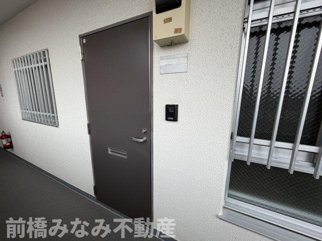 【中古マンション】高崎市並榎町　ホーユウパレス　512号室の玄関|シンプルで使いやすい玄関です