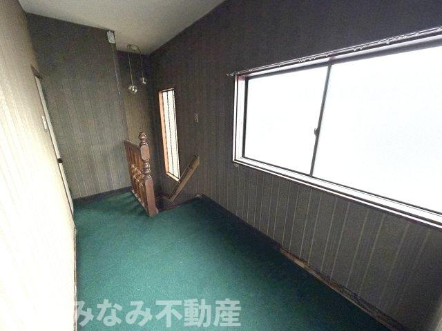 【中古】高崎市江木町　６LDK＋Sの内装|2階廊下｜リフォームのご相談も『前橋みなみ不動産』へお任せください！