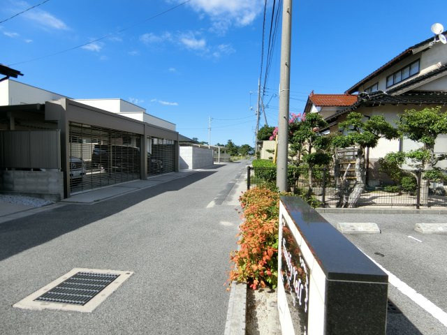 ファミリエールの周辺