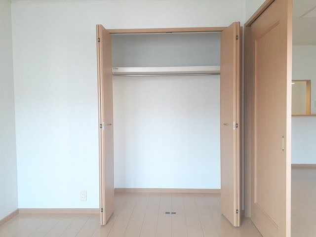 スカイスクレ－パ－　Ⅲの収納|たっぷりとした収納スペースです