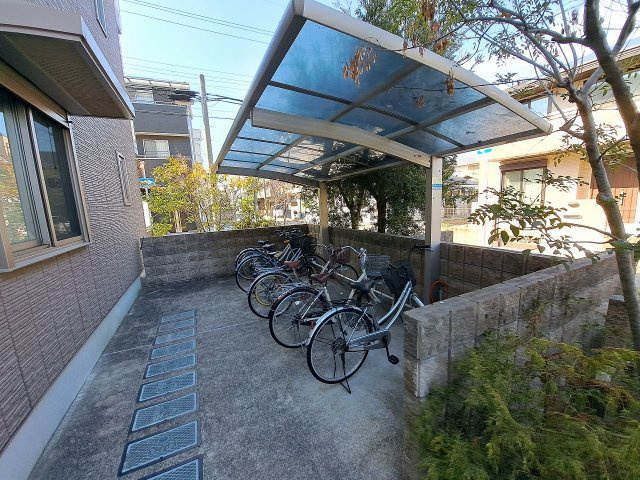 シャーメゾン里中のその他共用部分|駐輪場