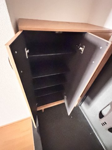稲城市矢野口の賃貸マンションの玄関
