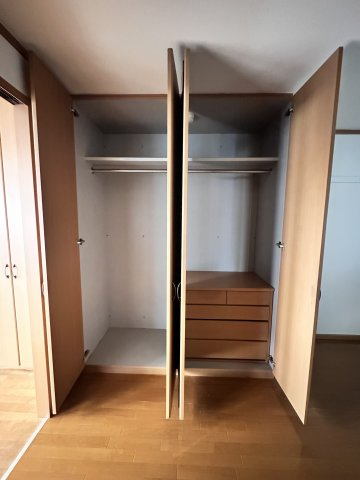 稲城市矢野口の賃貸マンションの収納