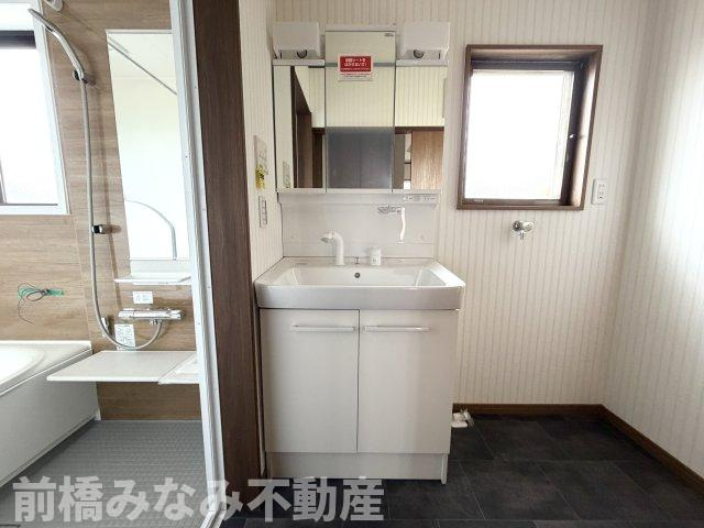 【中古】前橋市横沢町　４LDKの独立洗面台|新品交換済みの洗面化粧台です。