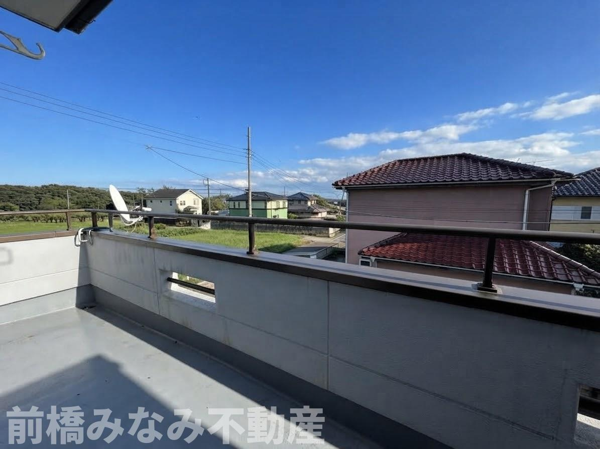 【中古】前橋市横沢町　４LDKのバルコニー|外からの目が気にならないバルコニーで洗濯物が干せます