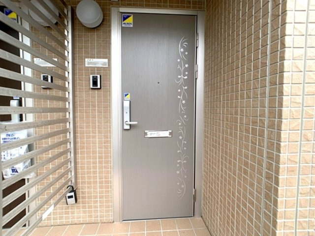【玄関】 | メゾン医大前桜 Ａ | 玄関前