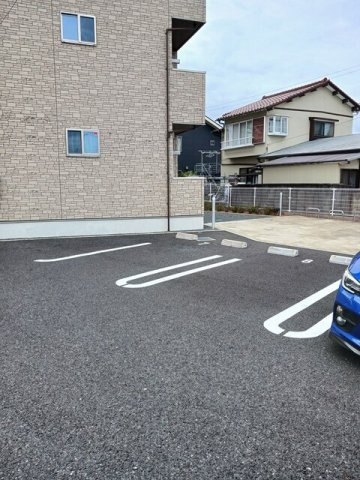【駐車場】 | ＣＯＳＭＯ　ＬＩＧＨＴ | 駐車場に車を止められます