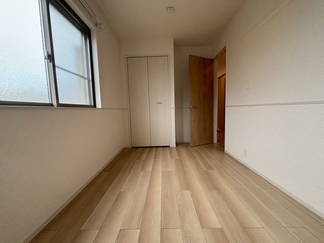 ラフレーゼの洋室