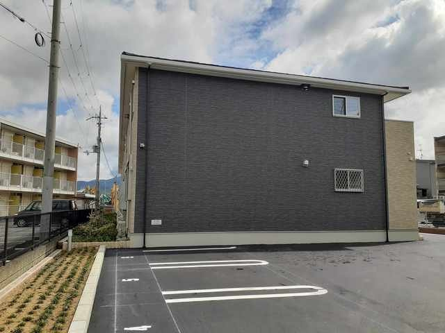 ラフレーゼの駐車場