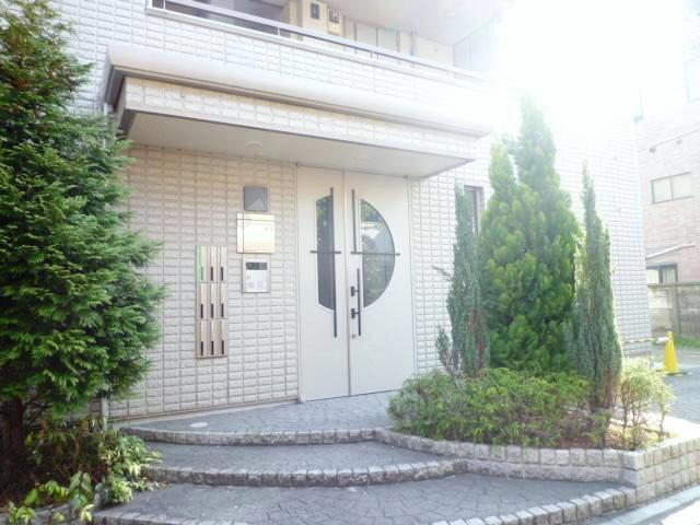 リトルフォレスト経堂のエントランス