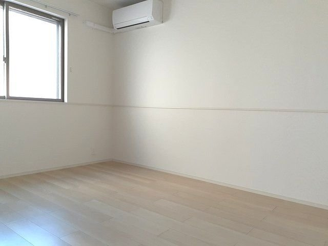 【内装】 | ル　オーブ | 明るい色調の室内です