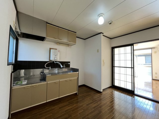 アパートメント杉並のキッチン|コンパクトなキッチンで掃除もラクラク