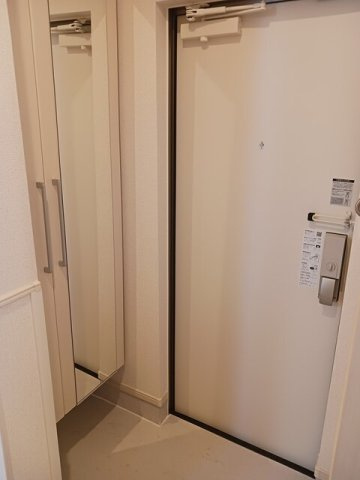 アンソレイユの玄関|収納もある玄関です
