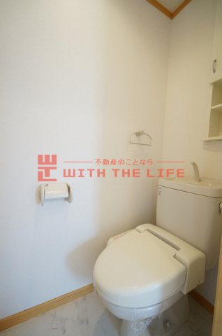 グリーンコート【キャッシュバック対象物件】のトイレ|ゆったりとした空間のトイレです