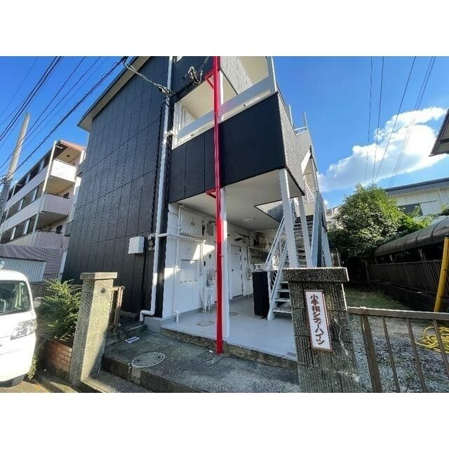 小手指シティハイツのエントランス