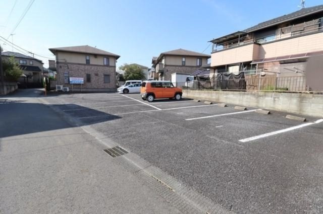 ドレミメゾン　ＡＢの駐車場