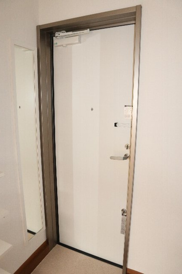 【玄関】 | ヴランドール船橋駅前南 | シンプルで使いやすい玄関です