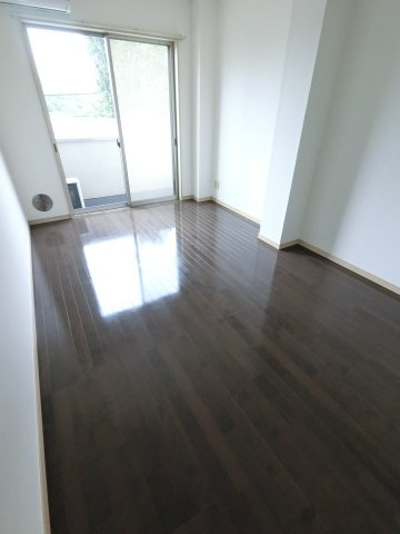 グランキャッスルの洋室