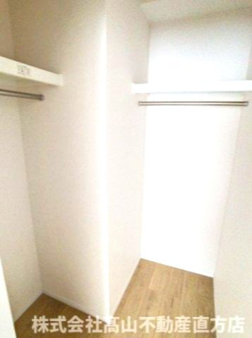 直方市大字感田の賃貸マンションの収納