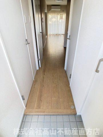 直方市大字感田の賃貸マンションの玄関