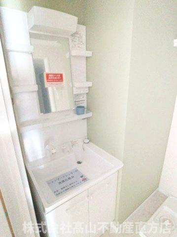 直方市大字感田の賃貸マンションの洗面所