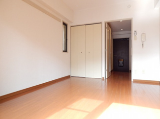 【洋室】 | ※写真は同物件内、別のお部屋の様子です