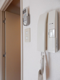 【セキュリティ】 | ※写真は同物件内、別のお部屋の様子です