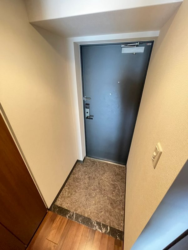 エスリード松屋町SOUTHの玄関