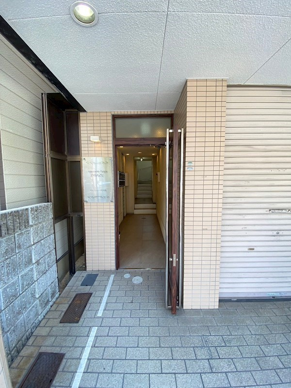 マンションハヤ今津の外観