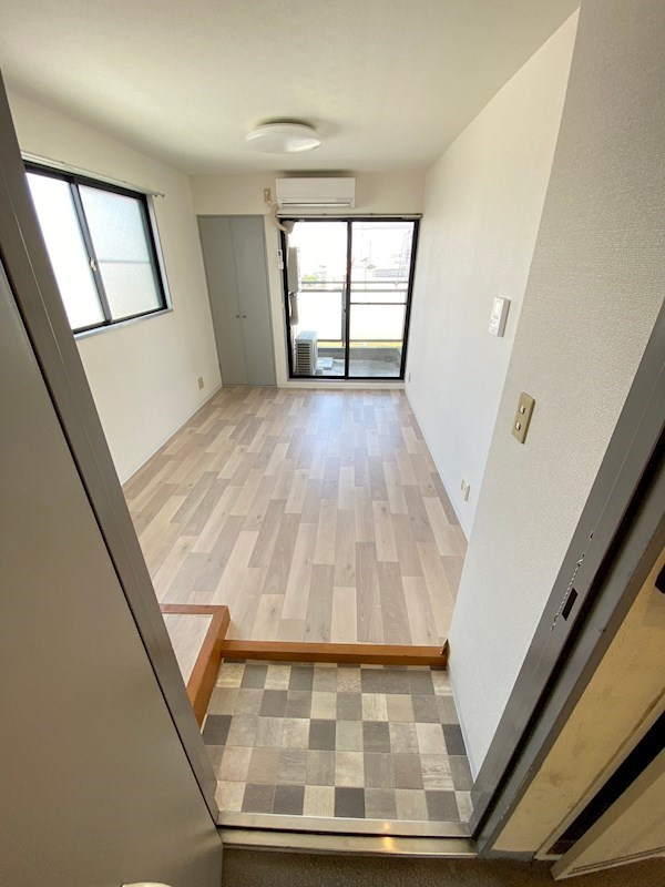 マンションハヤ今津の玄関