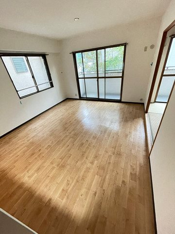 ハイコート甲子園四番町の居間・リビング