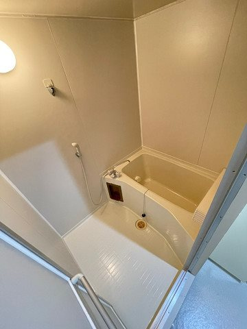 ハイコート甲子園四番町の浴室