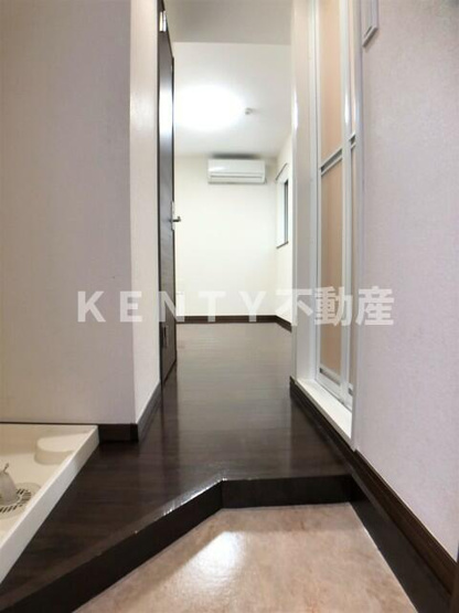 【玄関】 | グラシア大森 | 明るい玄関です