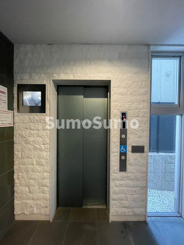 ジュネーゼ京町堀パークサイドの外観