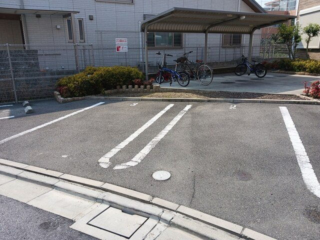 ライフⅡの駐車場|カースペースがあります