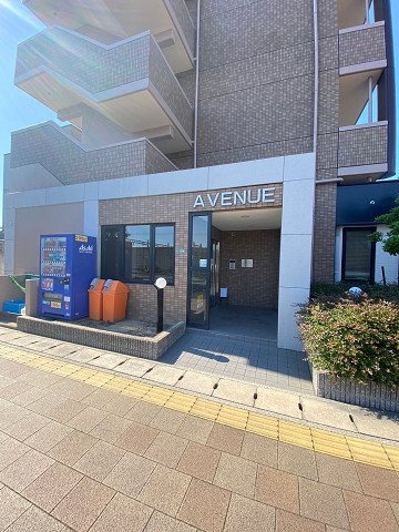 Avenueのエントランス
