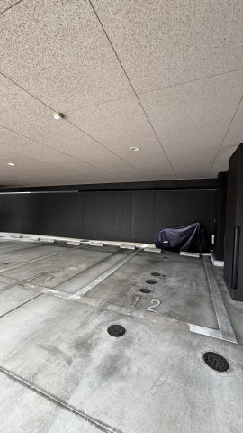 アクタス天神北の駐車場