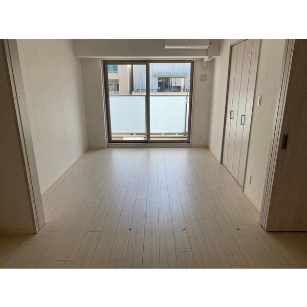 フォーリアライズ本町レクスの寝室