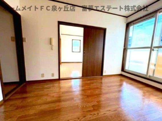 【居間・リビング】 | クラージュ土師A棟 | 同物件・反転タイプ