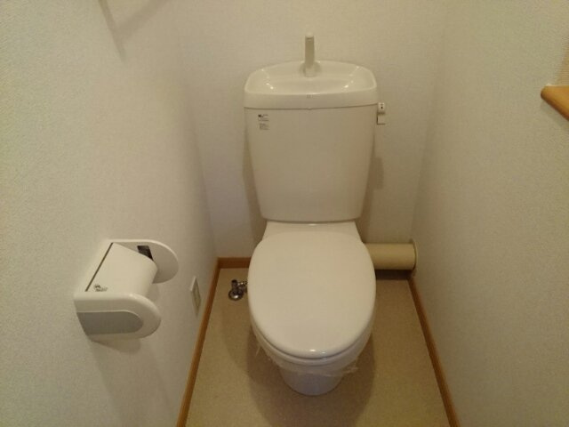 エスポワール西川のトイレ|コンパクトで使いやすいトイレです