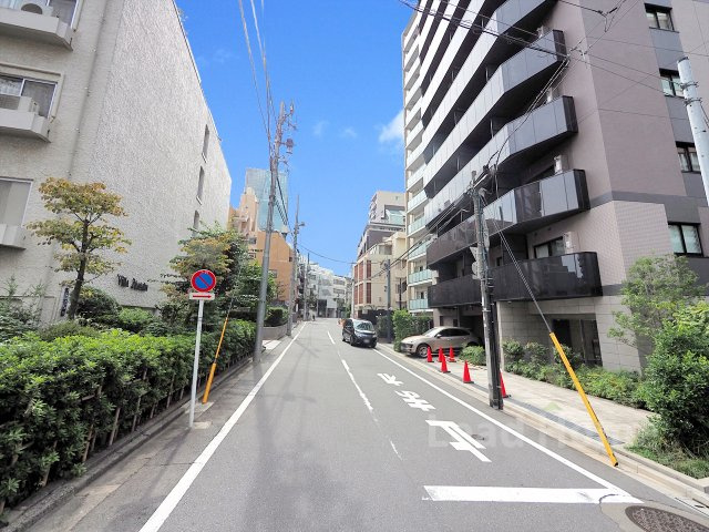 【その他】 | ヴィラ赤坂 | 前面道路